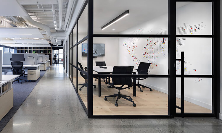 办公室棕色玻璃隔断间 办公室棕色玻璃隔断间