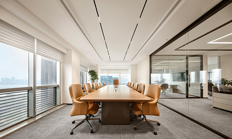 办公室装修公司施工团队水平与最终办公环境的关系