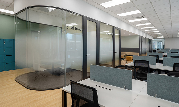 某广告公司员工办公区